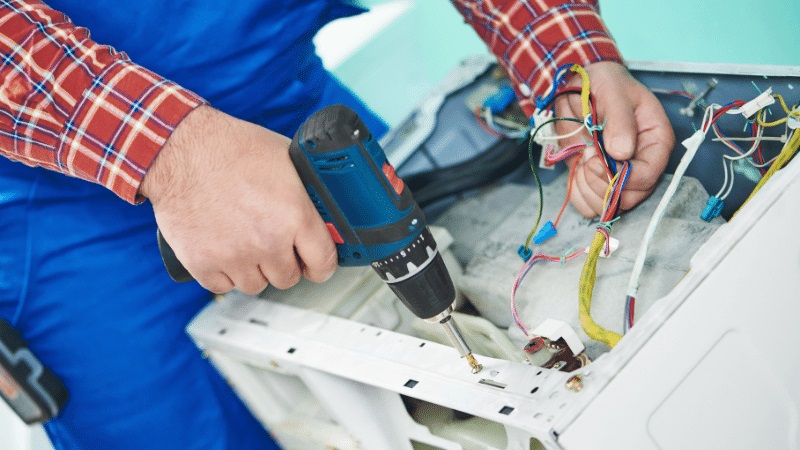 Arifiye Mitsubishi Mitsubishi çamaşır makinesi kart tamiri – Su almama arızası orijinal parça ile giderildi. - Teknik servis örneği
